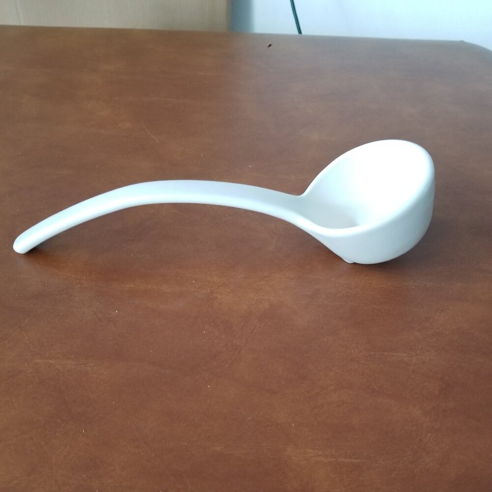 Pfaltzgraff Yorktowne Soup Tureen Ladle - Picture 3 of 5